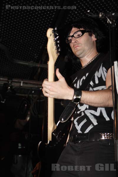 UNCOMMONMENFROMMARS - 2006-06-06 - PARIS - Batofar - 